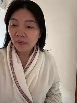 xiiuuff18 online show from March 28, 2026, 12:44 am