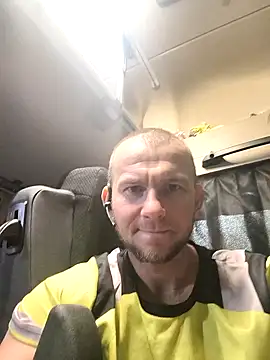 Snapshot of RoadDaddyXL chatting on September 20, 2025, 10:20 am RoadDaddyXL online show from September 20, 2025, 10:20 am