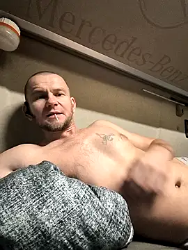 Snapshot of RoadDaddyXL chatting on October 29, 2025, 1:10 pm RoadDaddyXL online show from October 29, 2025, 1:10 pm