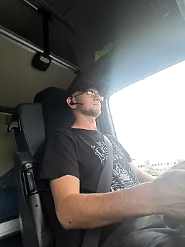 Snapshot of RoadDaddyXL chatting on October 10, 2025, 8:59 am RoadDaddyXL online show from October 10, 2025, 8:59 am