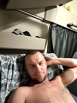 Snapshot of RoadDaddyXL chatting on September 22, 2025, 7:09 pm RoadDaddyXL online show from September 22, 2025, 7:09 pm