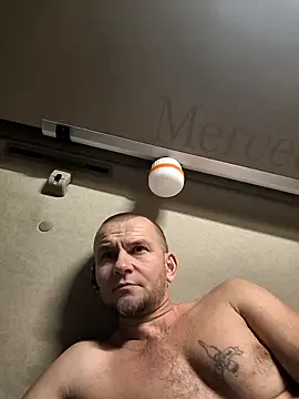 Snapshot of RoadDaddyXL chatting on November 1, 2025, 7:08 pm RoadDaddyXL online show from November 1, 2025, 7:08 pm