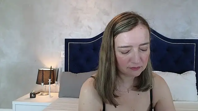 Snapshot of Blue_Angel_Sweet chatting on October 25, 2025, 3:49 am Blue Angel Sweet online show from October 25, 2025, 3:49 am