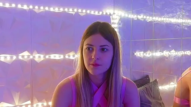 Aishha  online show from November 28, 2025, 6:02 am