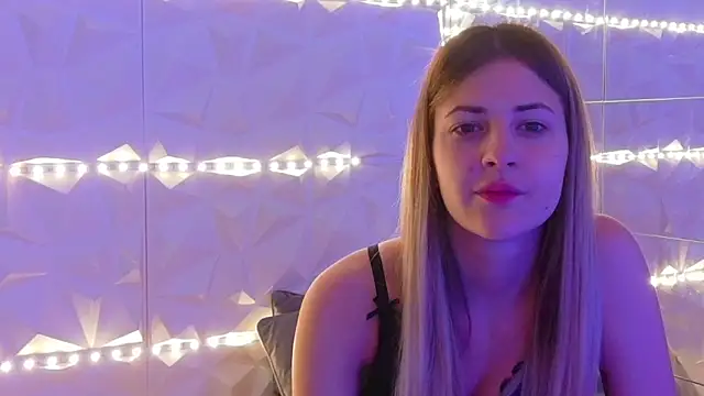 Aishha  online show from December 1, 2025, 5:52 am