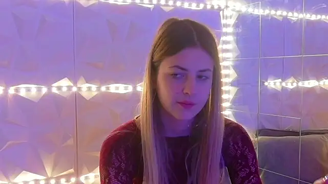 Aishha  online show from December 22, 2025, 6:02 am