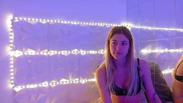 Snapshot of Aishha_ chatting on September 22, 2025, 5:13 am Aishha  online show from September 22, 2025, 5:13 am