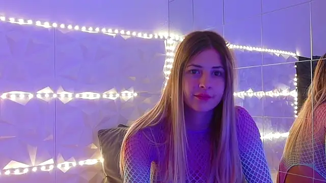 Snapshot of Aishha_ chatting on October 6, 2025, 5:08 am Aishha  online show from October 6, 2025, 5:08 am