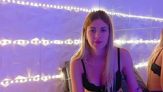 Snapshot of Aishha_ chatting on September 17, 2025, 5:20 am Aishha  online show from September 17, 2025, 5:20 am