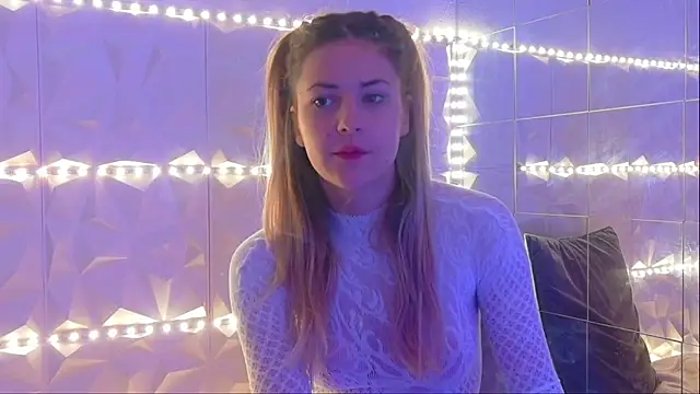 Snapshot of Aishha_ chatting on October 27, 2025, 6:03 am Aishha  online show from October 27, 2025, 6:03 am