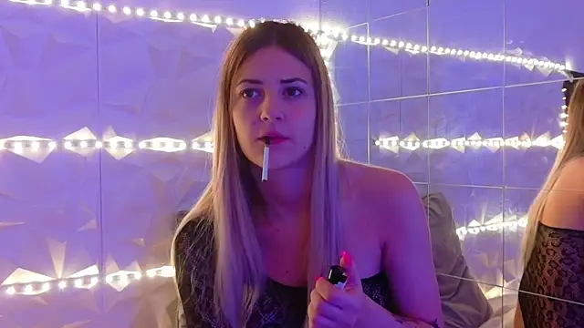 Snapshot of Aishha_ chatting on October 21, 2025, 5:07 am Aishha  online show from October 21, 2025, 5:07 am