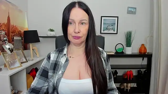 Velvet Jasmine online show from October 10, 2025, 5:41 am