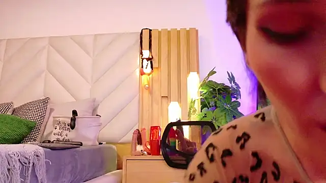 Snapshot of Zafiro_Gem_ chatting on September 17, 2025, 7:38 pm Zafiro Gem  online show from September 17, 2025, 7:38 pm