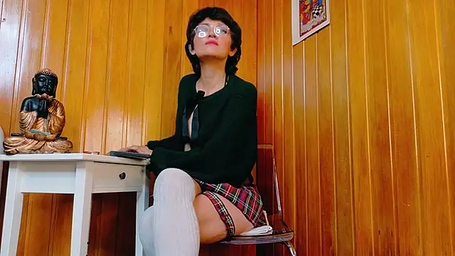 Snapshot of Zafiro_Gem_ chatting on October 21, 2025, 9:14 pm Zafiro Gem  online show from October 21, 2025, 9:14 pm