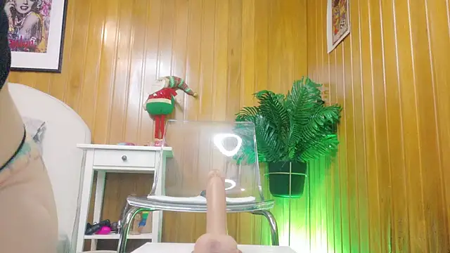 Zafiro Gem  online show from December 18, 2025, 6:34 pm