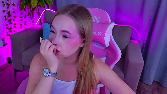 MellisaLanee online show from October 22, 2025, 3:55 pm