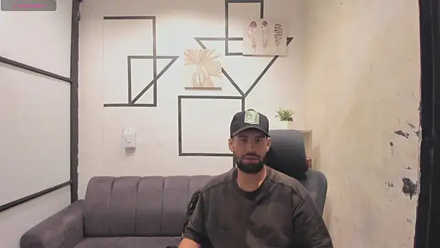 Snapshot of JhoanMontes chatting on October 24, 2025, 7:57 pm JhoanMontes online show from October 24, 2025, 7:57 pm