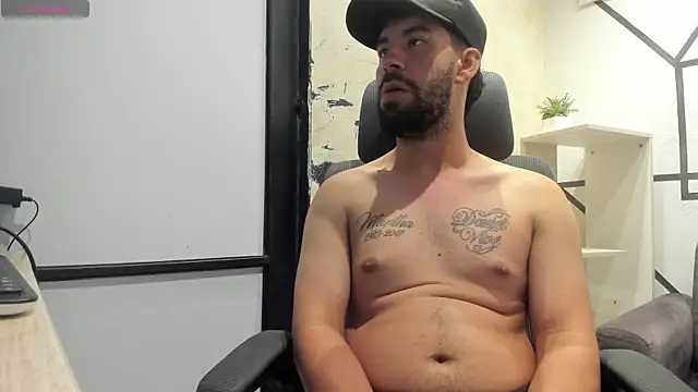 Snapshot of JhoanMontes chatting on October 27, 2025, 7:37 pm JhoanMontes online show from October 27, 2025, 7:37 pm