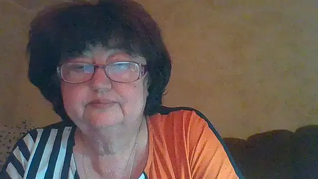 MilaSky5303 online show from October 4, 2025, 8:43 pm