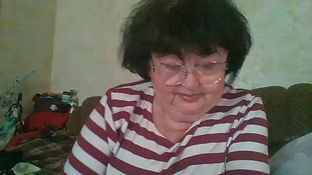 Snapshot of MilaSky5303 chatting on April 25, 2026, 1:41 pm MilaSky5303 online show from April 25, 2026, 1:41 pm