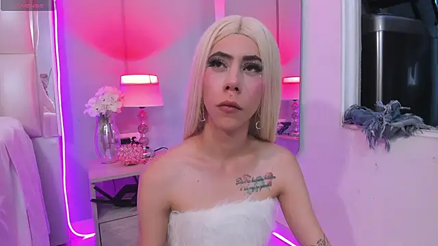 Snapshot of Darlyn_tenderhot__ chatting on September 17, 2025, 6:37 am Darlyn tenderhot   online show from September 17, 2025, 6:37 am