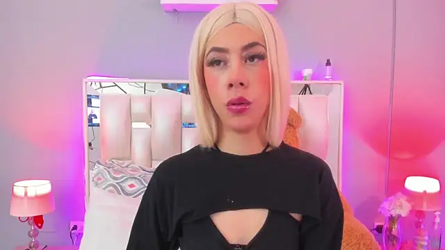 Snapshot of Darlyn_tenderhot__ chatting on October 12, 2025, 11:17 pm Darlyn tenderhot   online show from October 12, 2025, 11:17 pm