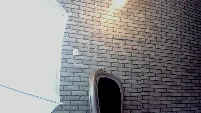 Briana 24 online show from December 13, 2025, 8:04 pm