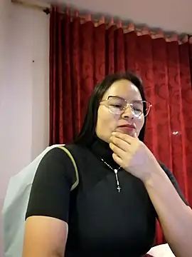 Snapshot of Daliz_Leon chatting on October 11, 2025, 2:45 am Daliz Leon online show from October 11, 2025, 2:45 am