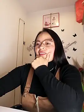 Snapshot of Daliz_Leon chatting on September 28, 2025, 3:02 am Daliz Leon online show from September 28, 2025, 3:02 am