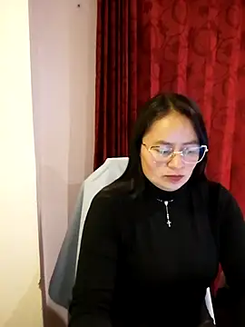 Daliz Leon online show from November 25, 2025, 1:17 am