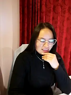 Snapshot of Daliz_Leon chatting on November 7, 2025, 12:26 am Daliz Leon online show from November 7, 2025, 12:26 am