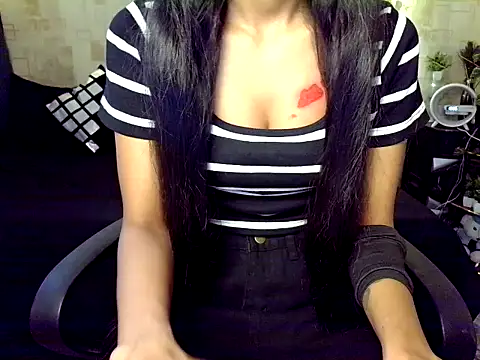 Snapshot of fairy_princess chatting on October 26, 2025, 10:37 am fairy princess online show from October 26, 2025, 10:37 am