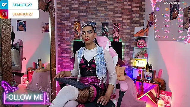 Starhott  online show from October 3, 2025, 3:57 pm