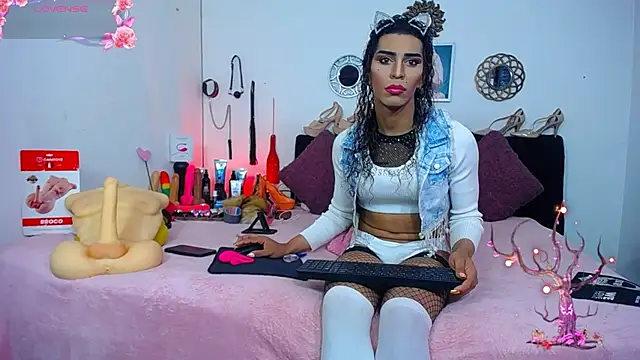 Starhott  online show from October 17, 2025, 11:12 am