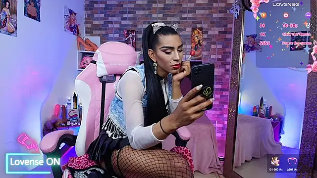 Starhott  online show from September 19, 2025, 11:09 pm