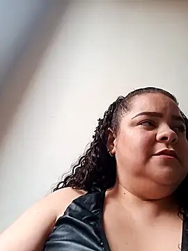 Miss Adriana01 online show from October 27, 2025, 7:04 pm