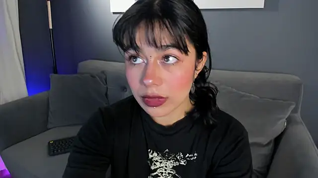 flower smith  online show from January 14, 2026, 11:47 am