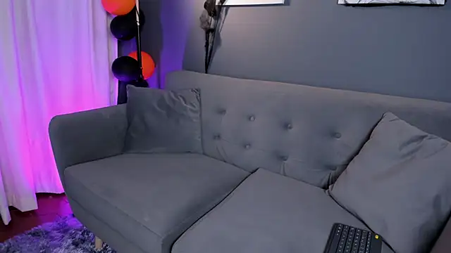 Snapshot of flower_smith_ chatting on October 18, 2025, 11:56 am flower smith online show from October 18, 2025, 11:56 am