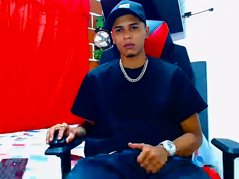 Snapshot of cristian_tayron1 chatting on June 12, 2026, 7:39 am cristian tayron1 online show from June 12, 2026, 7:39 am