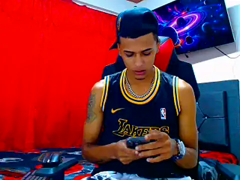 Snapshot of cristian_tayron1 chatting on July 24, 2026, 2:35 pm cristian tayron1 online show from July 24, 2026, 2:35 pm