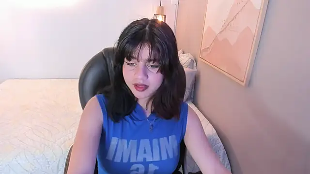 Snapshot of Julieth_brown_ chatting on October 13, 2025, 7:48 pm Julieth brown  online show from October 13, 2025, 7:48 pm