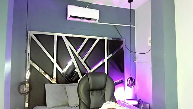 Snapshot of Julieth_brown_ chatting on September 27, 2025, 8:48 pm Julieth brown  online show from September 27, 2025, 8:48 pm