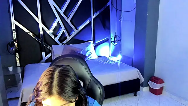 Snapshot of Julieth_brown_ chatting on October 4, 2025, 8:10 pm Julieth brown  online show from October 4, 2025, 8:10 pm