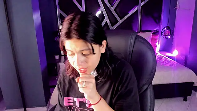 Snapshot of Julieth_brown_ chatting on October 2, 2025, 7:39 pm Julieth brown  online show from October 2, 2025, 7:39 pm