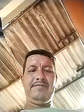 colombiano198720 online show from September 21, 2025, 4:12 pm