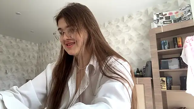 CarylWeatherholtz online show from September 12, 2025, 10:26 am