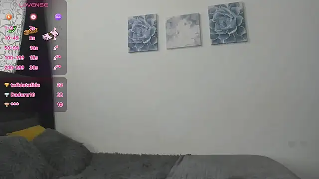 Snapshot of ArianaWil chatting on October 30, 2025, 10:06 pm ArianaWil online show from October 30, 2025, 10:06 pm