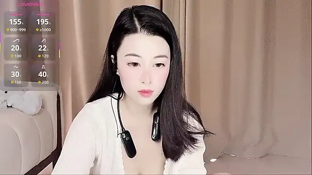 Snapshot of LuLu-Moon chatting on October 18, 2025, 7:21 am LuLu-Moon online show from October 18, 2025, 7:21 am