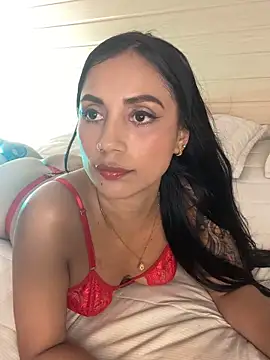 Snapshot of GabiHills chatting on October 6, 2025, 7:03 pm GabiHills online show from October 6, 2025, 7:03 pm