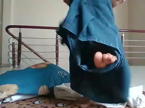 Mainay0033 online show from October 3, 2025, 4:47 am